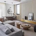 С закрытыми глазами