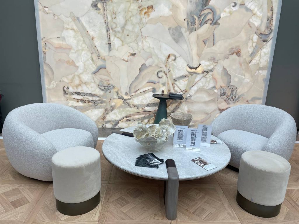 vystavka-mebeli-i-iskusstva